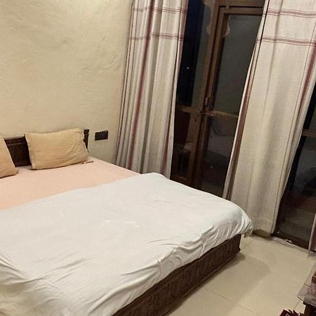 Hotel Vedic Dham Ganga à Rishīkesh Extérieur photo