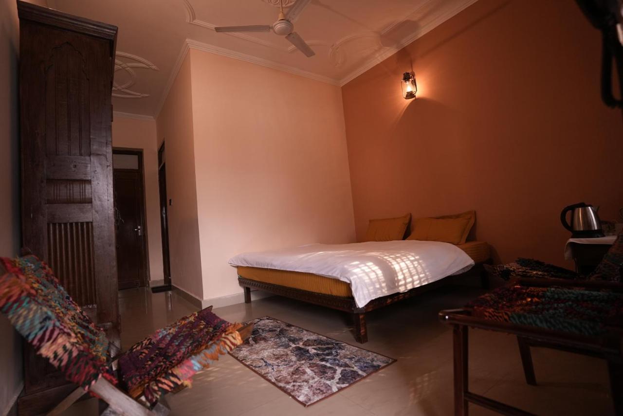 Hotel Vedic Dham Ganga à Rishīkesh Extérieur photo