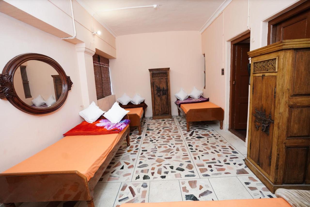 Hotel Vedic Dham Ganga à Rishīkesh Extérieur photo