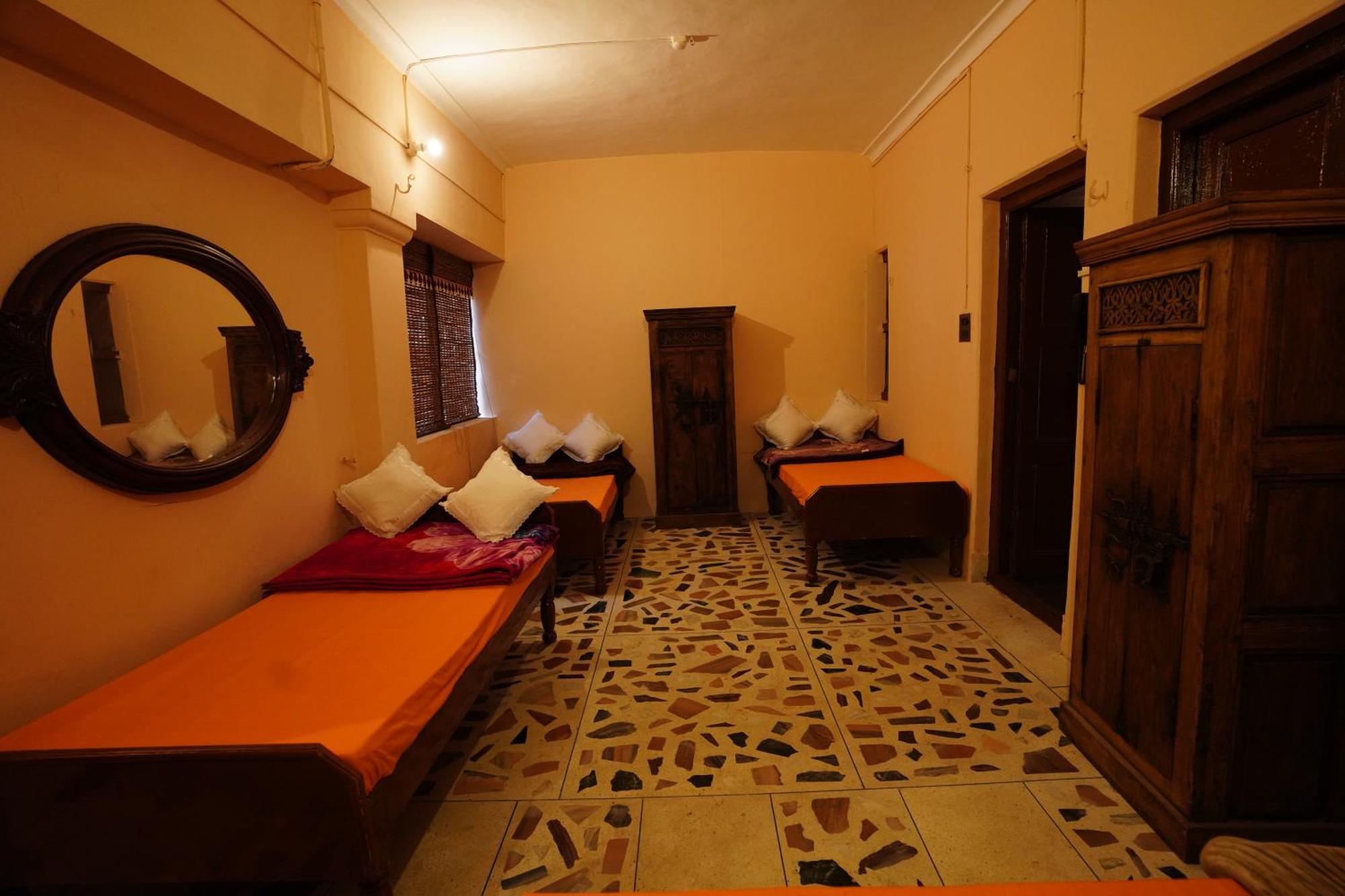 Hotel Vedic Dham Ganga à Rishīkesh Extérieur photo