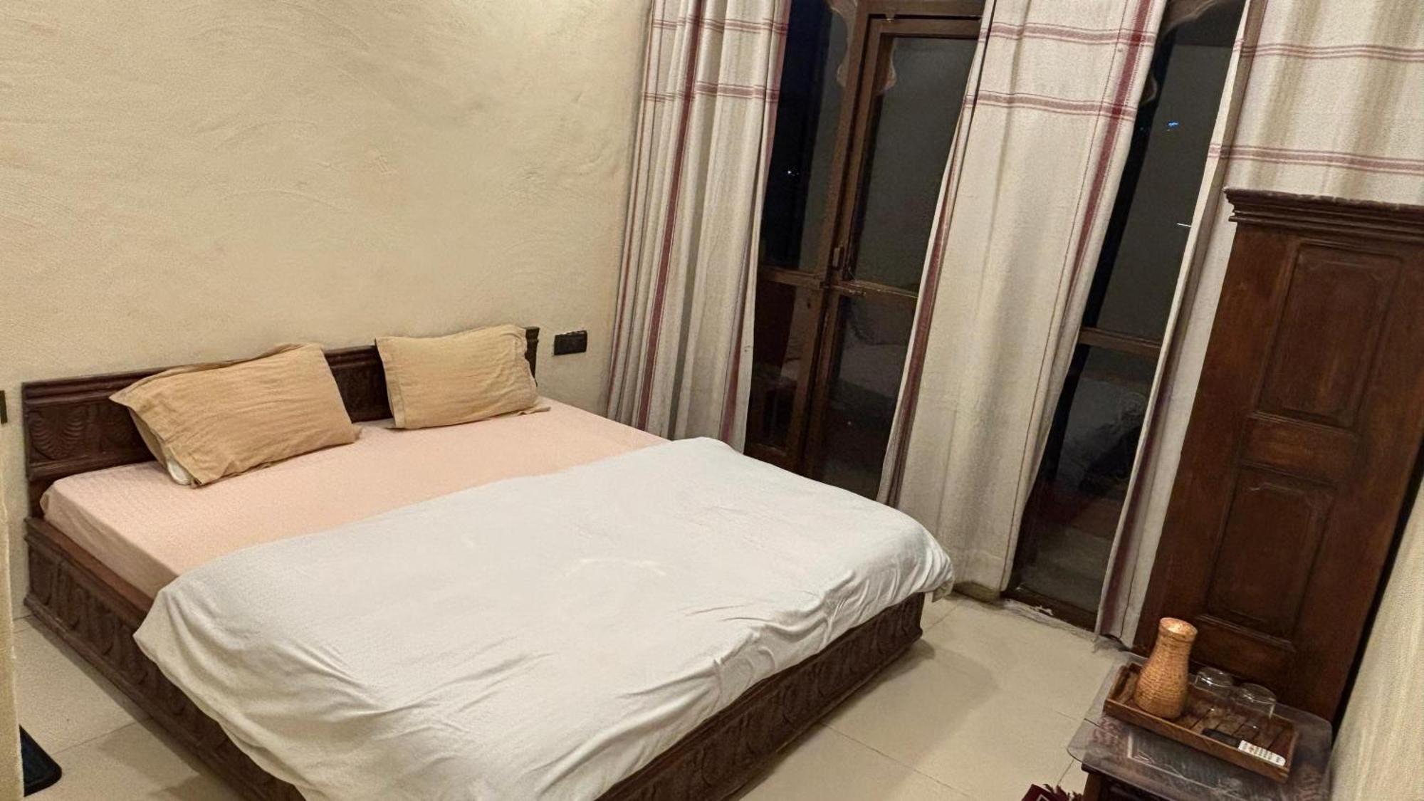 Hotel Vedic Dham Ganga à Rishīkesh Extérieur photo